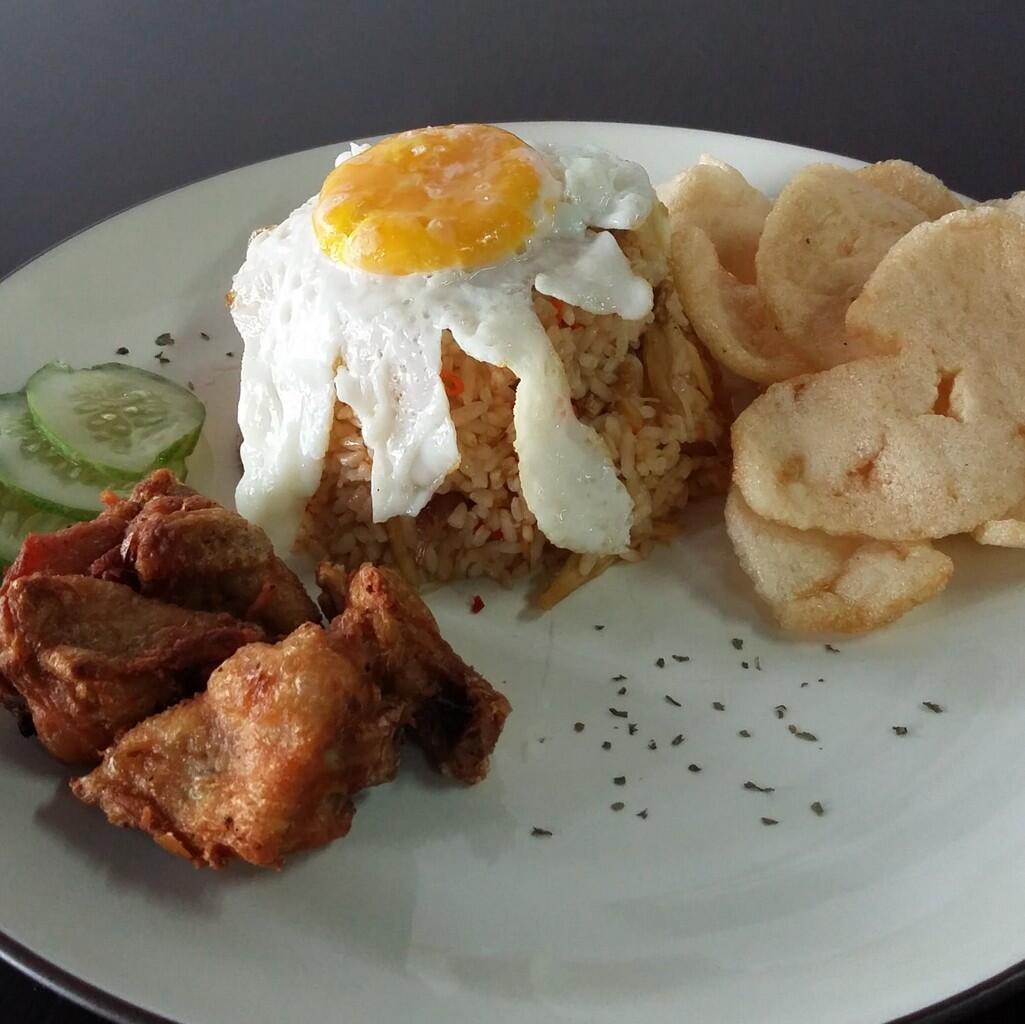 Makan enak murah di Canteen Cafe