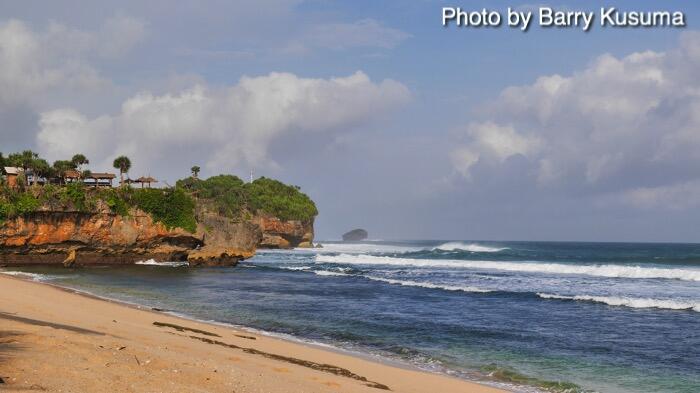 5 pantai yang wajib dikunjungi di Jogja.