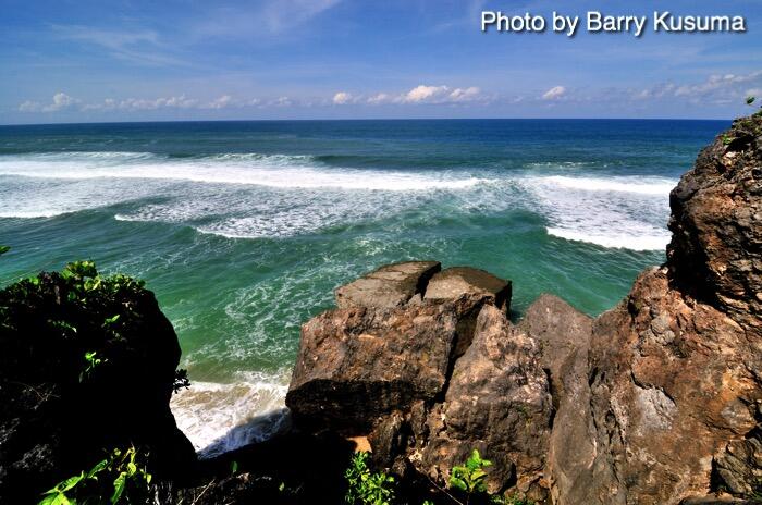 5 pantai yang wajib dikunjungi di Jogja.