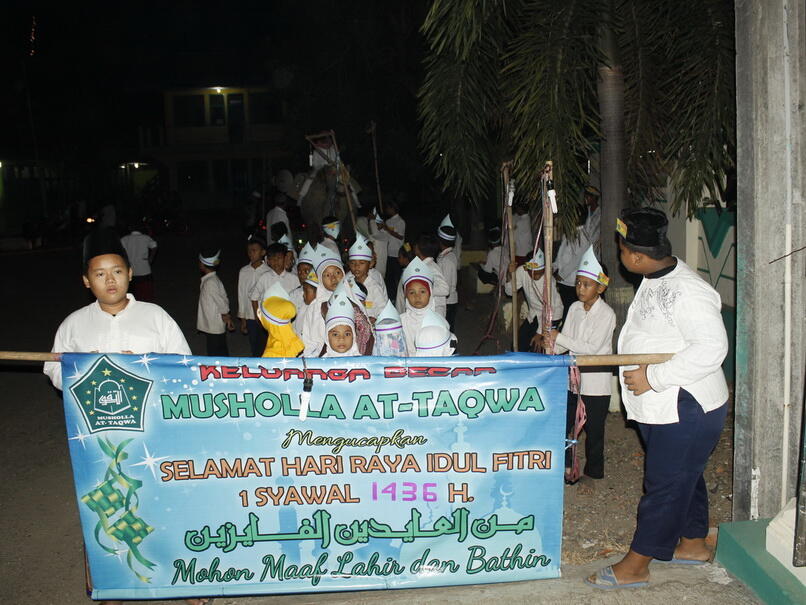 KEMERIAHAN TAKBIR KELILING DI KAMPUNG ANE &#91;PIC BWK INSIDE&#93;