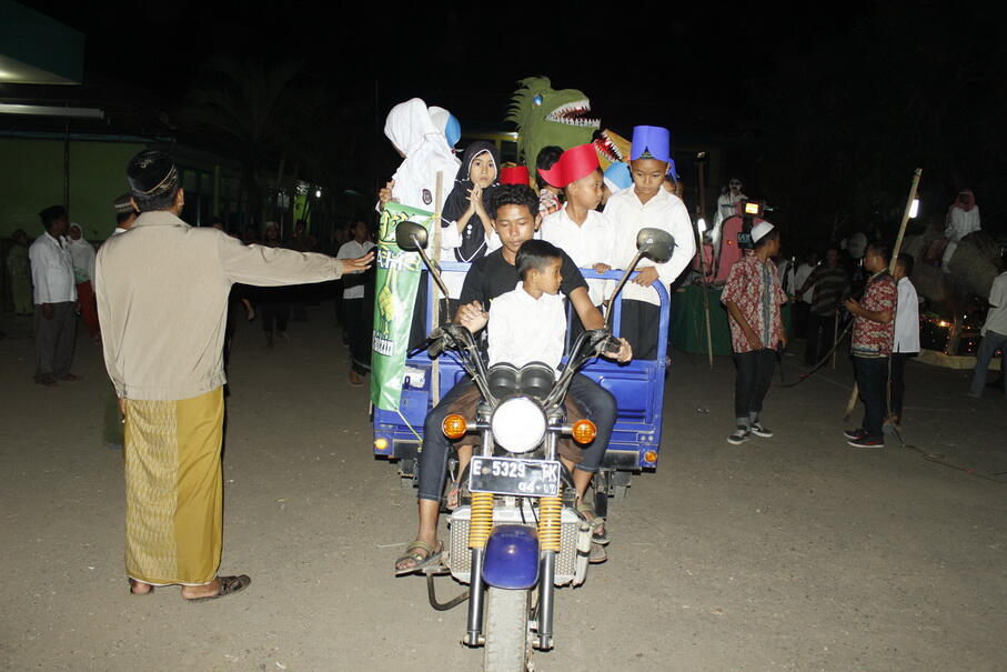 KEMERIAHAN TAKBIR KELILING DI KAMPUNG ANE &#91;PIC BWK INSIDE&#93;