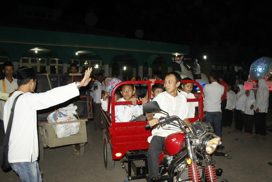KEMERIAHAN TAKBIR KELILING DI KAMPUNG ANE &#91;PIC BWK INSIDE&#93;
