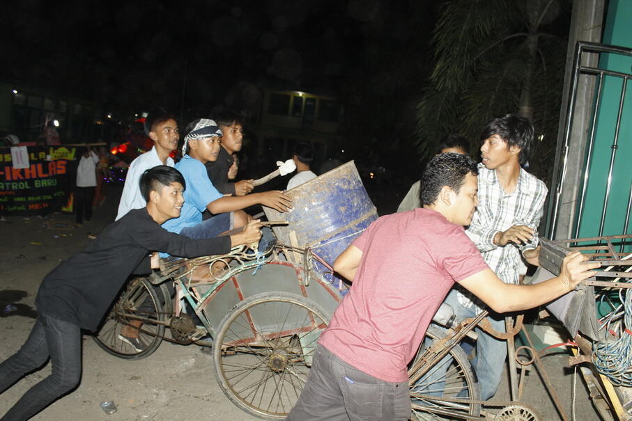 KEMERIAHAN TAKBIR KELILING DI KAMPUNG ANE &#91;PIC BWK INSIDE&#93;