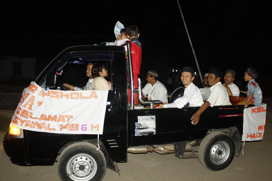 KEMERIAHAN TAKBIR KELILING DI KAMPUNG ANE &#91;PIC BWK INSIDE&#93;