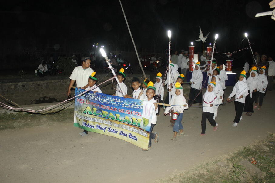 KEMERIAHAN TAKBIR KELILING DI KAMPUNG ANE &#91;PIC BWK INSIDE&#93;