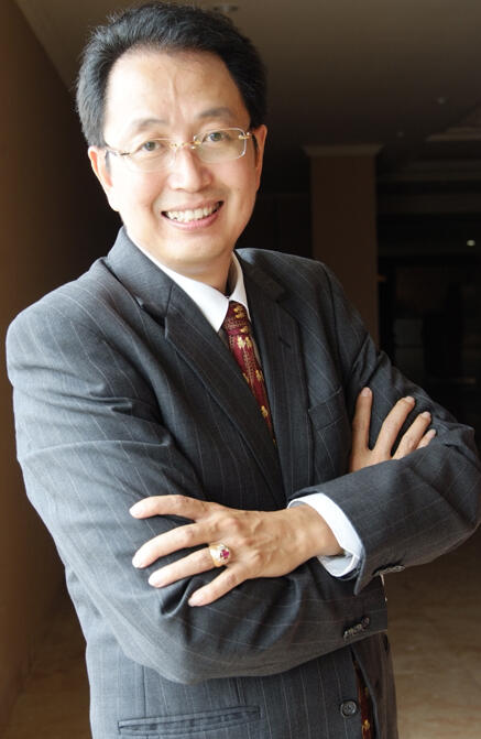 Bedah Buku FINANCIAL REVOLUTION (Tung Desem Waringin)