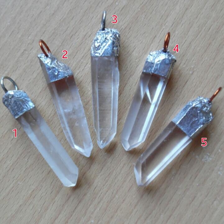 Liontin batu kristal Lemurian