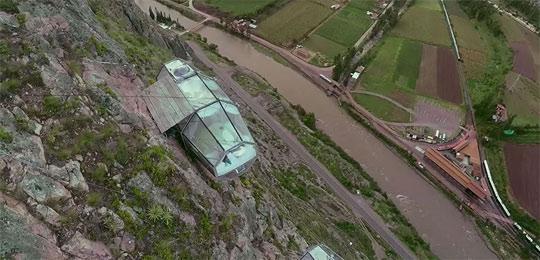 MENGERIKAN! Hotel Ini Berada pada Tebing Ketinggian 122 meter di Atas Tanah