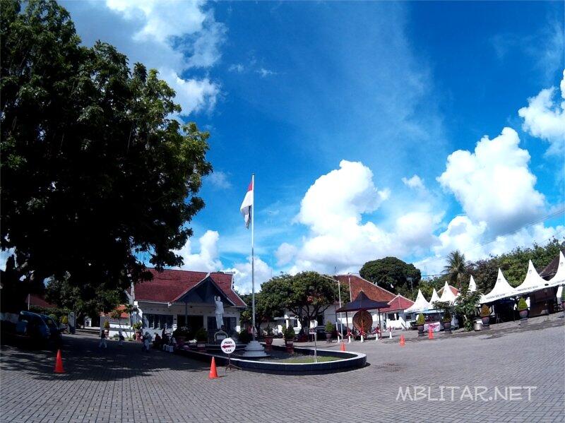 Berkunjung ke Istana Gebang Rumah Masa Kecil Bung Karno