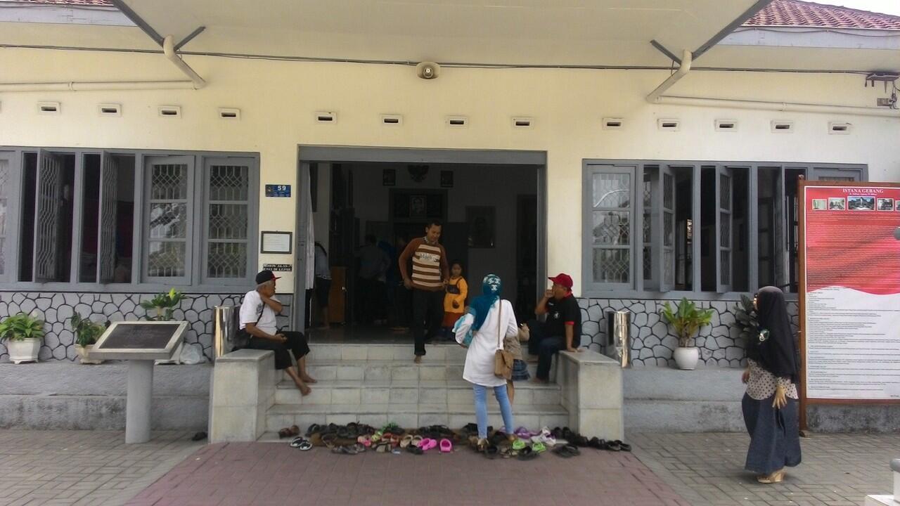 Berkunjung ke Istana Gebang Rumah Masa Kecil Bung Karno