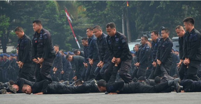 Plus minus kalo Brimob dilatih Kopassus