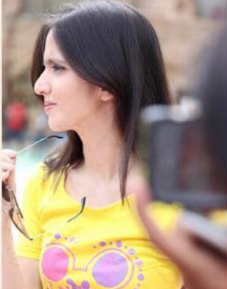 Foto-Foto Cantik Nia Ramadhani Hamil Anak Ke-2, Tetap Hot Badai !!