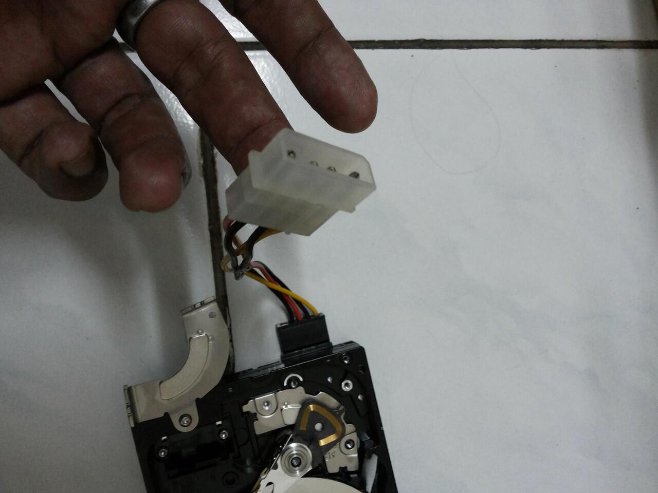 Tanya sambung Kabel Sata....>> Hack Hardisk untuk grinda poles batu akik