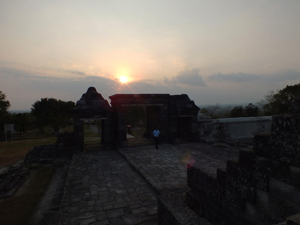 Candi - Candi Indah nan Eksotis yang tersembunyi di kawasan Jogja