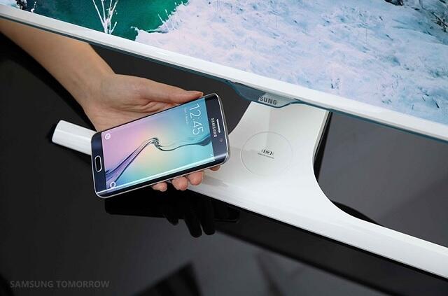 Wow! Monitor Ini Punya Charger Wireless untuk Ponsel