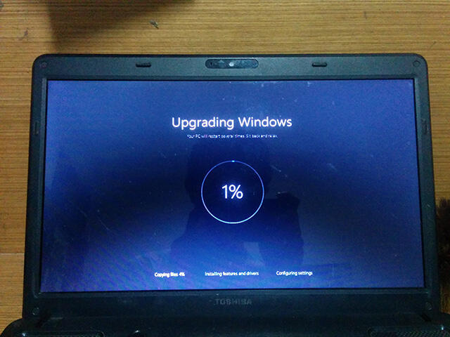 Proses Upgrade Windows 10 Sudah mulai gan! Yang belum tau caranya, masuk kesini!