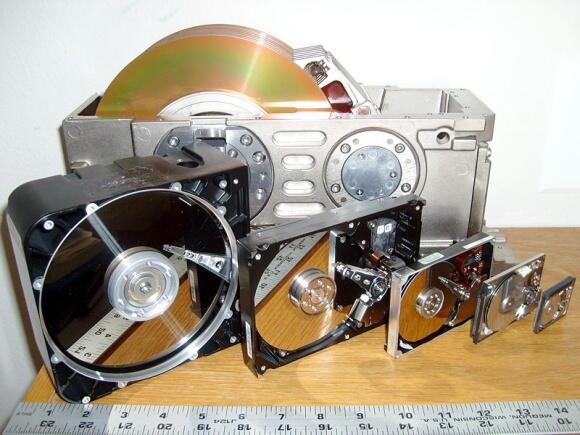 Fakta menakjubkan tentang evolusi hard disk drive (sejarah komputer).