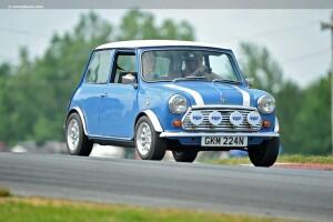 &#91;HEBOH&#93; Parade Mobil Classic di Event IIMS 2015
