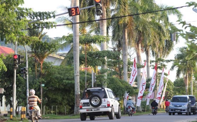 Seorang polisi bertanya &quot;Lewat siapa?&quot; bisa dapet SIM