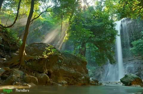 Yang suka Travelling masuk, Air Terjun Indonesia yang Jarang Dikunjungi Orang