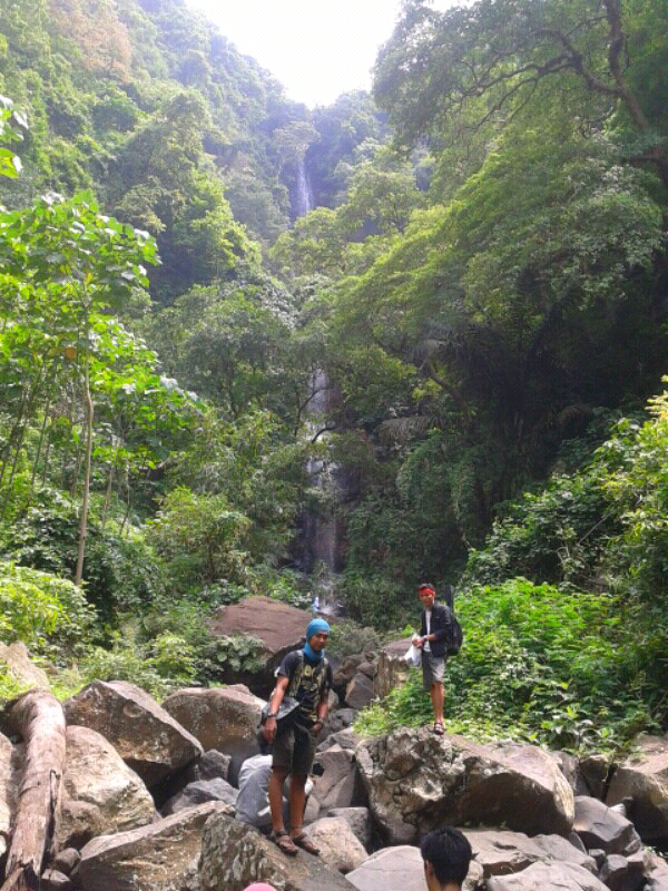 Yang suka Travelling masuk, Air Terjun Indonesia yang Jarang Dikunjungi Orang