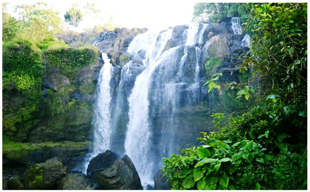 Yang suka Travelling masuk, Air Terjun Indonesia yang Jarang Dikunjungi Orang