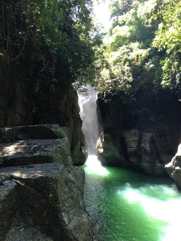 Yang suka Travelling masuk, Air Terjun Indonesia yang Jarang Dikunjungi Orang