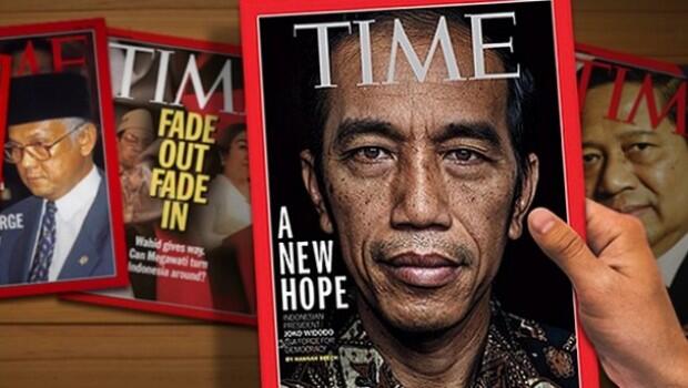 Jokowi Tertawa Meski Rupiah Terkulai Lemah. Indonesia sedang Bunuh Diri?