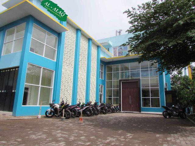 BEBERAPA SEKOLAH ISLAM YANG KEREN DI BEKASI....
