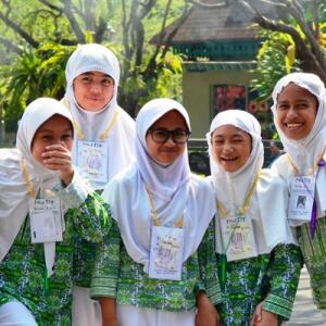 BEBERAPA SEKOLAH ISLAM YANG KEREN DI BEKASI....