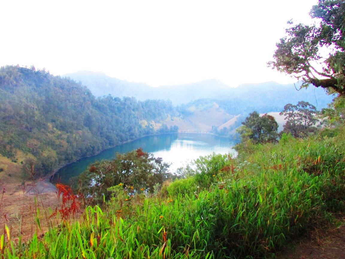 Merasakan dinginnya surga para pendaki. Mt. Semeru (Ranu Kumbolo)