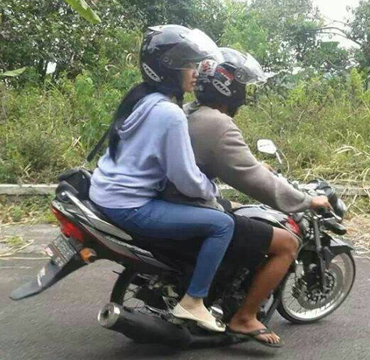 Ternyata Selama Dia Bukan Gojek Cantik Tapi.....