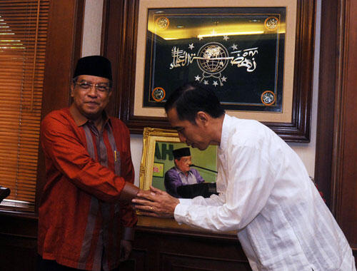 [pasukan KATAK mewek] "Rezim Jokowi Suka Obok-obok Ormas Juga", 