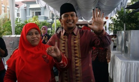 Istri tua dan istri muda gubernur gatot
