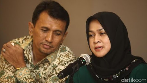 Istri tua dan istri muda gubernur gatot