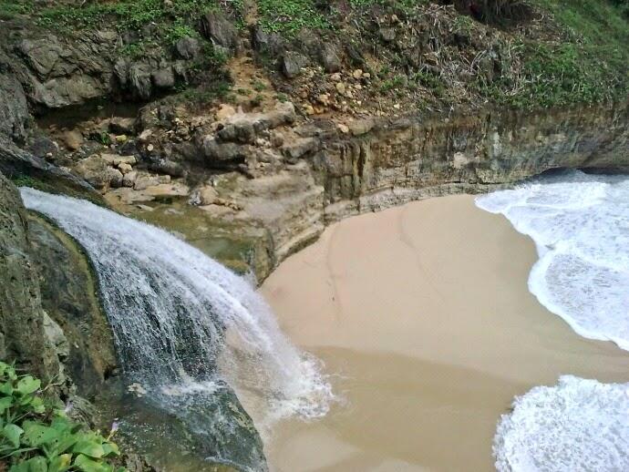 Pantai-Pantai Aneh yang Agan Tidak Ketahui