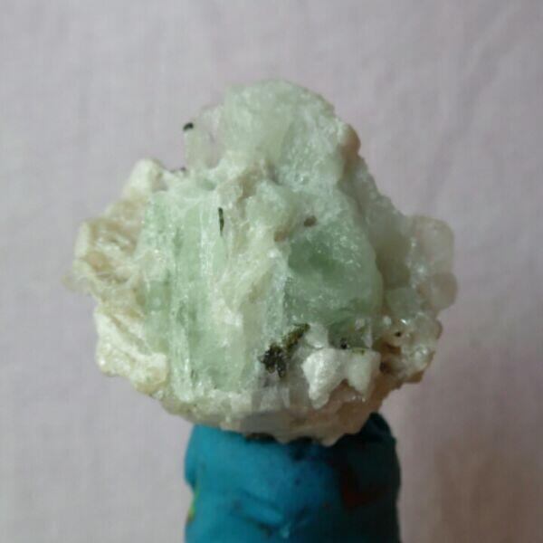 Batu kristal Herderite