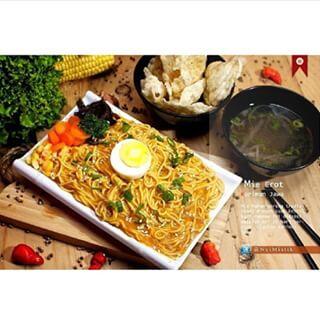Lowongan Pekerjaan Untuk Koki Kedai Ramen Nyi Mistik