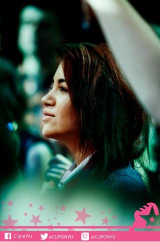 Berbagai Macam Reaksi Cewek Kalau Ketemu Artis Idolanya