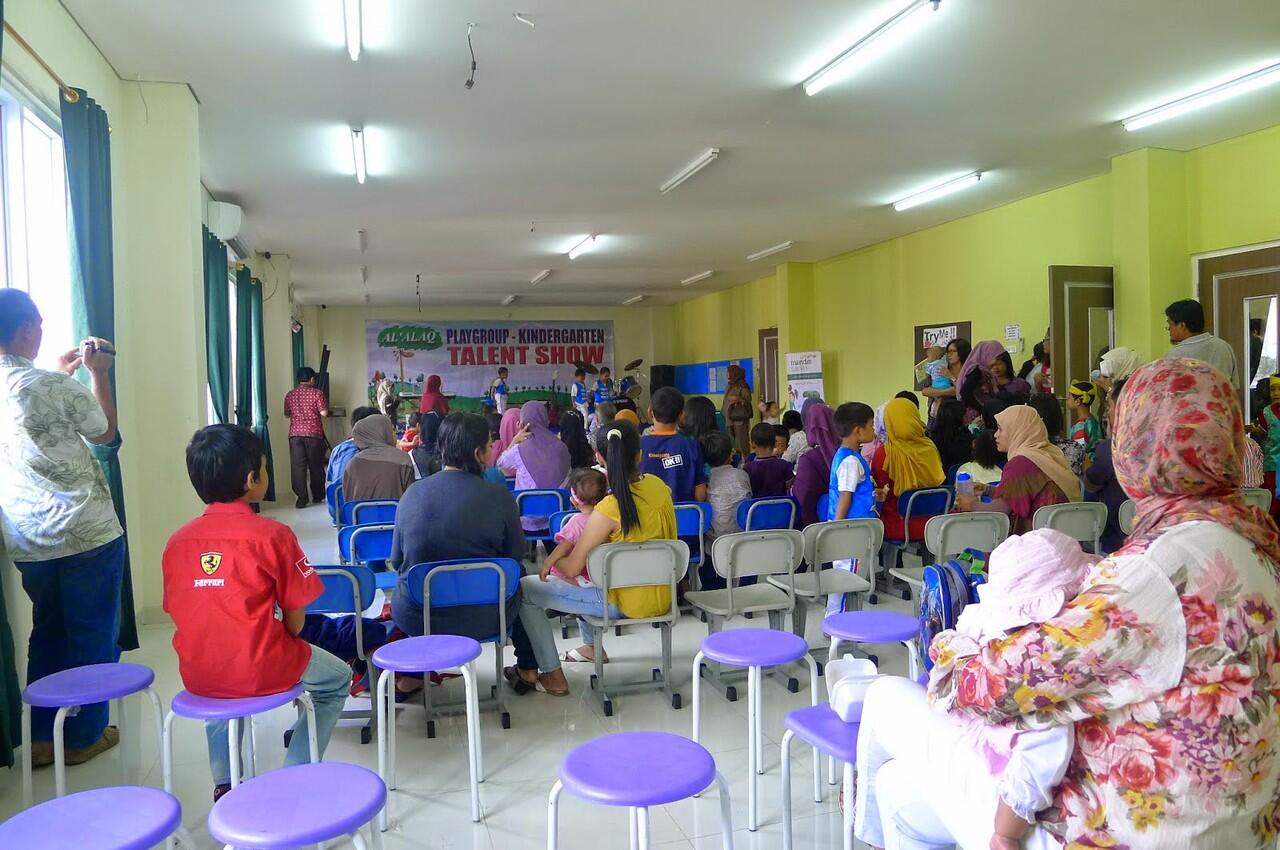 BEBERAPA SEKOLAH UNGGULAN DI WILAYAH JATIBENING PONDOK GEDE BEKASI