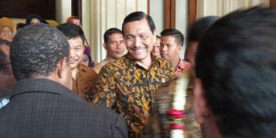 Hot News : Ingat Orde Baru, Luhut Ingin Bangun Stabilitas Keamanan dan Ekonomi !!