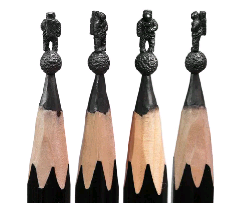 Miniatur dari Pensil Kayu Level Dewa