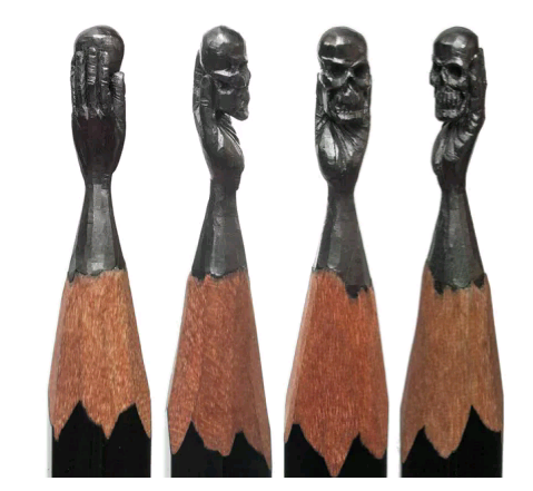 Miniatur dari Pensil Kayu Level Dewa