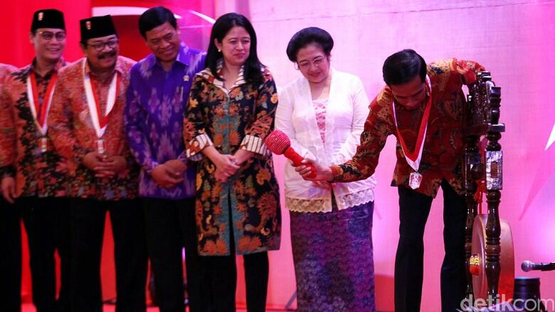 Puan Maharani di Tangga Survei Kinerja Menteri (MEMUASKAN)