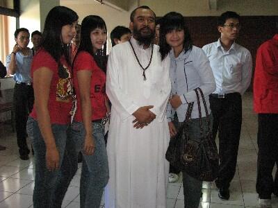 Hal Wajib yang Harus di Miliki Seorang Host !