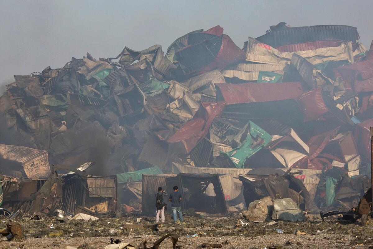 Kumpulan foto setelah ledakan besar tianjin china sudah seperti di film gan!