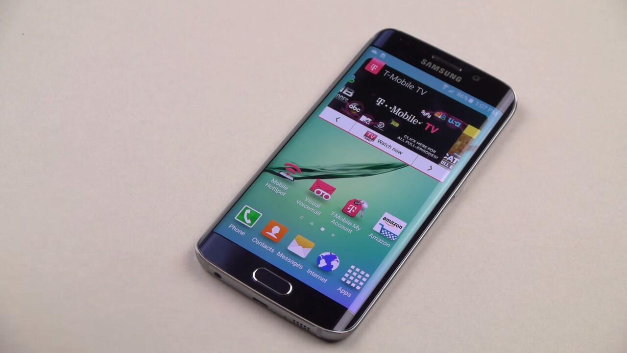 Ini dia yang terjadi jika Samsung S6 edge dipukul pakai palu 