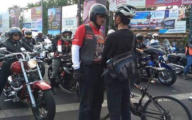 (Cyclist STRONG) Pesepeda Adang Konvoi Motor Gede di Yogyakarta Ahmad Mustaqim 