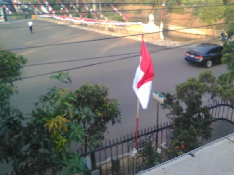 Solusi Agar Bendera Tegak