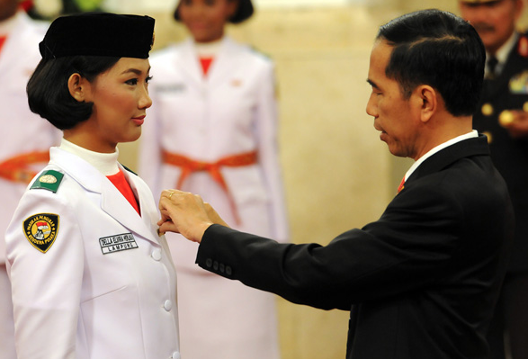 &#91;PLONG&#93; Si Cantik ini Punya Pengalaman dengan Jokowi